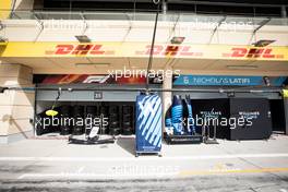 Williams Racing pit garages. 25.03.2021. Formula 1 World Championship, Rd 1, Bahrain Grand Prix, Sakhir, Bahrain, Preparation Day.