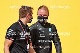 Valtteri Bottas (FIN) Mercedes AMG F1 with Antti Vierula (FIN) Personal Trainer. 25.03.2021. Formula 1 World Championship, Rd 1, Bahrain Grand Prix, Sakhir, Bahrain, Preparation Day.