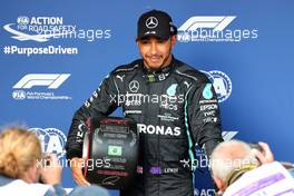 Lewis Hamilton (GBR) Mercedes AMG F1 W12 fastest qualifier. 12.11.2021. Formula 1 World Championship, Rd 19, Brazilian Grand Prix, Sao Paulo, Brazil, Qualifying Day.