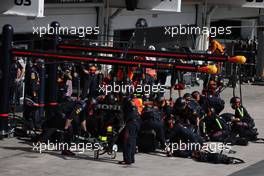 Sergio Perez (MEX) Red Bull Racing RB16B pit stop. 14.11.2021. Formula 1 World Championship, Rd 19, Brazilian Grand Prix, Sao Paulo, Brazil, Race Day.