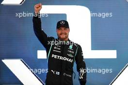 Valtteri Bottas (FIN) Mercedes AMG F1 celebrates finishing first in Sprint. 13.11.2021. Formula 1 World Championship, Rd 19, Brazilian Grand Prix, Sao Paulo, Brazil, Sprint Race Day.