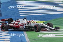 Kimi Raikkonen (FIN) Alfa Romeo Racing C41 spins. 13.11.2021. Formula 1 World Championship, Rd 19, Brazilian Grand Prix, Sao Paulo, Brazil, Sprint Race Day.