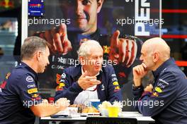 (L to R): Christian Horner (GBR) Red Bull Racing Team Principal with Dr Helmut Marko (AUT) Red Bull Motorsport Consultant and Adrian Newey (GBR) Red Bull Racing Chief Technical Officer. 13.11.2021. Formula 1 World Championship, Rd 19, Brazilian Grand Prix, Sao Paulo, Brazil, Sprint Race Day.