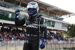 Valtteri Bottas (FIN) Mercedes AMG F1 celebrates finishing first in Sprint. 13.11.2021. Formula 1 World Championship, Rd 19, Brazilian Grand Prix, Sao Paulo, Brazil, Sprint Race Day.