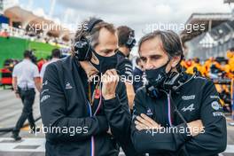 (L to R): Ciaron Pilbeam (GBR) Alpine F1 Team Chief Race Engineer with Davide Brivio (ITA) Alpine F1 Team Racing Director on the grid. 13.11.2021. Formula 1 World Championship, Rd 19, Brazilian Grand Prix, Sao Paulo, Brazil, Sprint Race Day.