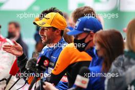 Daniel Ricciardo (AUS) McLaren with the media. 13.11.2021. Formula 1 World Championship, Rd 19, Brazilian Grand Prix, Sao Paulo, Brazil, Sprint Race Day.