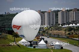 Circuit atmosphere - An F1 hot air balloon. 14.11.2021. Formula 1 World Championship, Rd 19, Brazilian Grand Prix, Sao Paulo, Brazil, Race Day.