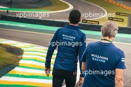 Nicholas Latifi (CDN) Williams Racing walks the circuit with with the team. 11.11.2021. Formula 1 World Championship, Rd 19, Brazilian Grand Prix, Sao Paulo, Brazil, Preparation Day.