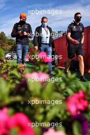 (L to R): Max Verstappen (NLD) Red Bull Racing with his father Jos Verstappen (NLD) and Bradley Scanes (GBR) Red Bull Racing Physio and Performance Coach. 07.05.2021 Formula 1 World Championship, Rd 4, Spanish Grand Prix, Barcelona, Spain, Practice Day.