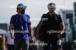 (L to R): Fernando Alonso (ESP) Alpine F1 Team with Edoardo Bendinelli (ITA) Alpine F1 Team Personal Trainer. 07.05.2021 Formula 1 World Championship, Rd 4, Spanish Grand Prix, Barcelona, Spain, Practice Day.