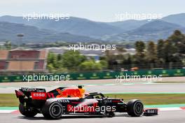 Sergio Perez (MEX) Red Bull Racing RB16B. 07.05.2021 Formula 1 World Championship, Rd 4, Spanish Grand Prix, Barcelona, Spain, Practice Day.