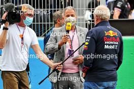 Kai Ebel (GER) RTL TV Presenter with Dr Helmut Marko (AUT) Red Bull Motorsport Consultant on the grid. 09.05.2021. Formula 1 World Championship, Rd 4, Spanish Grand Prix, Barcelona, Spain, Race Day.