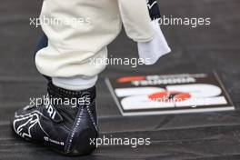 Yuki Tsunoda (JPN) AlphaTauri on the grid - racing boot. 09.05.2021. Formula 1 World Championship, Rd 4, Spanish Grand Prix, Barcelona, Spain, Race Day.