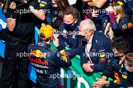 Max Verstappen (NLD) Red Bull Racing in parc ferme with Christian Horner (GBR) Red Bull Racing Team Principal and Dr Helmut Marko (AUT) Red Bull Motorsport Consultant. 09.05.2021. Formula 1 World Championship, Rd 4, Spanish Grand Prix, Barcelona, Spain, Race Day.