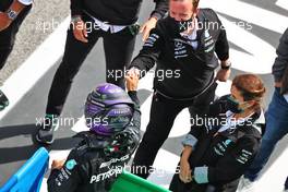 Race winner Lewis Hamilton (GBR) Mercedes AMG F1 celebrates with the team in parc ferme. 09.05.2021. Formula 1 World Championship, Rd 4, Spanish Grand Prix, Barcelona, Spain, Race Day.