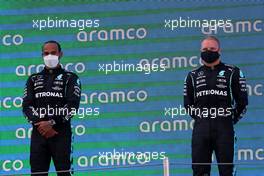 Lewis Hamilton (GBR) Mercedes AMG F1 W12 and Max Verstappen (NLD) Red Bull Racing. 09.05.2021. Formula 1 World Championship, Rd 4, Spanish Grand Prix, Barcelona, Spain, Race Day.