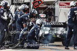 Pierre Gasly (FRA) AlphaTauri AT02 makes a pit stop. 09.05.2021. Formula 1 World Championship, Rd 4, Spanish Grand Prix, Barcelona, Spain, Race Day.