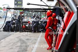 Pierre Gasly (FRA) AlphaTauri AT02 makes a pit stop. 09.05.2021. Formula 1 World Championship, Rd 4, Spanish Grand Prix, Barcelona, Spain, Race Day.