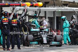 Valtteri Bottas (FIN) Mercedes AMG F1 W12 makes a pit stop. 09.05.2021. Formula 1 World Championship, Rd 4, Spanish Grand Prix, Barcelona, Spain, Race Day.