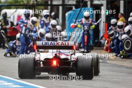 Nikita Mazepin (RUS) Haas F1 Team VF-21 makes a pit stop. 09.05.2021. Formula 1 World Championship, Rd 4, Spanish Grand Prix, Barcelona, Spain, Race Day.
