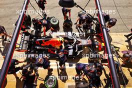 Red Bull Racing practices a pit stop. 08.05.2021. Formula 1 World Championship, Rd 4, Spanish Grand Prix, Barcelona, Spain, Qualifying Day.