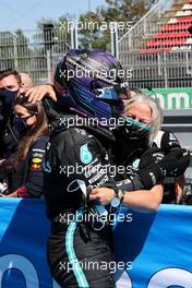 Lewis Hamilton (GBR) Mercedes AMG F1 celebrates his 100th pole position in qualifying parc ferme with Angela Cullen (NZL) Mercedes AMG F1 Physiotherapist. 08.05.2021. Formula 1 World Championship, Rd 4, Spanish Grand Prix, Barcelona, Spain, Qualifying Day.