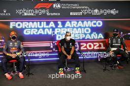The post qualifying FIA Press Conference (L to R): Max Verstappen (NLD) Red Bull Racing; Lewis Hamilton (GBR) Mercedes AMG F1; Valtteri Bottas (FIN) Mercedes AMG F1. 08.05.2021. Formula 1 World Championship, Rd 4, Spanish Grand Prix, Barcelona, Spain, Qualifying Day.
