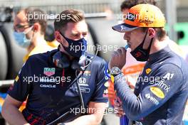 Max Verstappen (NLD) Red Bull Racing in qualifying parc ferme with Bradley Scanes (GBR) Red Bull Racing Physio and Performance Coach. 08.05.2021. Formula 1 World Championship, Rd 4, Spanish Grand Prix, Barcelona, Spain, Qualifying Day.
