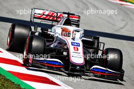 Nikita Mazepin (RUS) Haas F1 Team VF-21. 08.05.2021. Formula 1 World Championship, Rd 4, Spanish Grand Prix, Barcelona, Spain, Qualifying Day.