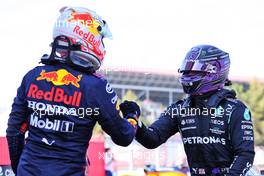 Lewis Hamilton (GBR) Mercedes AMG F1 celebrates his 100th pole position in qualifying parc ferme with second placed Max Verstappen (NLD) Red Bull Racing. 08.05.2021. Formula 1 World Championship, Rd 4, Spanish Grand Prix, Barcelona, Spain, Qualifying Day.