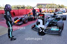 Pole sitter Lewis Hamilton (GBR) Mercedes AMG F1 W12 in qualifying parc ferme. 08.05.2021. Formula 1 World Championship, Rd 4, Spanish Grand Prix, Barcelona, Spain, Qualifying Day.