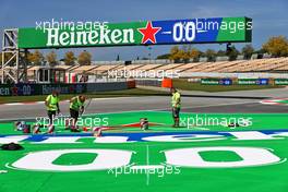 Circuit atmosphere - Heinken branding painting. 06.05.2021. Formula 1 World Championship, Rd 4, Spanish Grand Prix, Barcelona, Spain, Preparation Day.
