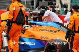 Lando Norris (GBR) McLaren MCL35M on the grid - tribute to Mansour Ojjeh. 20.06.2021. Formula 1 World Championship, Rd 7, French Grand Prix, Paul Ricard, France, Race Day.