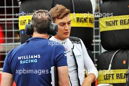 George Russell (GBR) Williams Racing with James Urwin (GBR) Williams Racing Race Engineer on the grid. 20.06.2021. Formula 1 World Championship, Rd 7, French Grand Prix, Paul Ricard, France, Race Day.