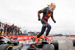 Race winner Max Verstappen (NLD) Red Bull Racing RB16B celebrates in parc ferme. 20.06.2021. Formula 1 World Championship, Rd 7, French Grand Prix, Paul Ricard, France, Race Day.