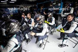 Williams Racing mechanics watch the race. 20.06.2021. Formula 1 World Championship, Rd 7, French Grand Prix, Paul Ricard, France, Race Day.