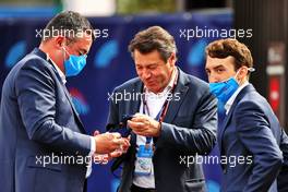 Christian Estrosi (FRA) Nice Mayor and French GP Promotor (Centre) with Eric Boullier (FRA) French Grand Prix Managing Director (Left). 19.06.2021. Formula 1 World Championship, Rd 7, French Grand Prix, Paul Ricard, France, Qualifying Day.