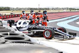 Yuki Tsunoda (JPN) AlphaTauri AT02 crashed out of qualifying. 19.06.2021. Formula 1 World Championship, Rd 7, French Grand Prix, Paul Ricard, France, Qualifying Day.