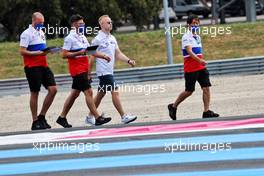 Nikita Mazepin (RUS) Haas F1 Team walks the circuit with the team. 17.06.2021. Formula 1 World Championship, Rd 7, French Grand Prix, Paul Ricard, France, Preparation Day.