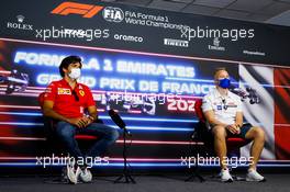 (L to R): Carlos Sainz Jr (ESP) Ferrari and Nikita Mazepin (RUS) Haas F1 Team in the FIA Press Conference. 17.06.2021. Formula 1 World Championship, Rd 7, French Grand Prix, Paul Ricard, France, Preparation Day.