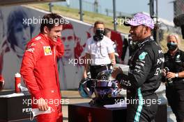 Charles Leclerc (MON) Ferrari SF-21 and Lewis Hamilton (GBR) Mercedes AMG F1. 18.07.2021. Formula 1 World Championship, Rd 10, British Grand Prix, Silverstone, England, Race Day.