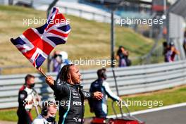 Race winner Lewis Hamilton (GBR) Mercedes AMG F1 celebrates in parc ferme. 18.07.2021. Formula 1 World Championship, Rd 10, British Grand Prix, Silverstone, England, Race Day.