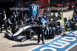 George Russell (GBR) Williams Racing FW43B makes a pit stop. 18.07.2021. Formula 1 World Championship, Rd 10, British Grand Prix, Silverstone, England, Race Day.