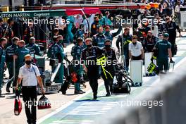 Mercedes AMG F1 in the pits while the race is stopped. 18.07.2021. Formula 1 World Championship, Rd 10, British Grand Prix, Silverstone, England, Race Day.