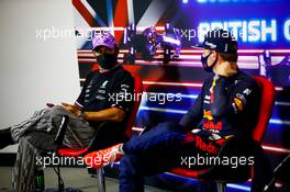 (L to R): Lewis Hamilton (GBR) Mercedes AMG F1 and Max Verstappen (NLD) Red Bull Racing in the post Sprint Qualifying FIA Press Conference. 17.07.2021. Formula 1 World Championship, Rd 10, British Grand Prix, Silverstone, England, Qualifying Day.