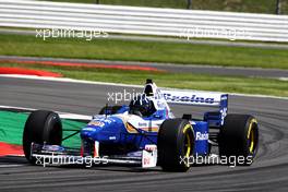 Damon Hill (GBR) Sky Sports Presenter in a Williams FW18. 18.07.2021. Formula 1 World Championship, Rd 10, British Grand Prix, Silverstone, England, Race Day.