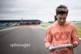 Pierre Gasly (FRA) AlphaTauri walks the circuit with the team. 15.07.2021. Formula 1 World Championship, Rd 10, British Grand Prix, Silverstone, England, Preparation Day.