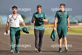 Sebastian Vettel (GER) Aston Martin F1 Team walks the circuit with the team. 15.07.2021. Formula 1 World Championship, Rd 10, British Grand Prix, Silverstone, England, Preparation Day.
