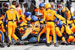 Daniel Ricciardo (AUS) McLaren MCL35M makes a pit stop. 01.08.2021. Formula 1 World Championship, Rd 11, Hungarian Grand Prix, Budapest, Hungary, Race Day.