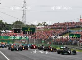 Lewis Hamilton (GBR) Mercedes AMG F1 W12 leads at the start of the race. 01.08.2021. Formula 1 World Championship, Rd 11, Hungarian Grand Prix, Budapest, Hungary, Race Day.